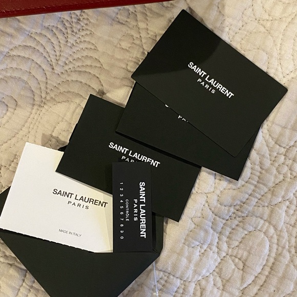 Brand New Authentic SAINT LAURENT
Smooth Calfskin Carre Satchel Royal - Picture 6 of 12